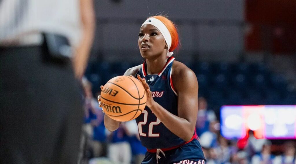 Cordasia Harris in action for South Alabama before joining Newcastle Eagles Women