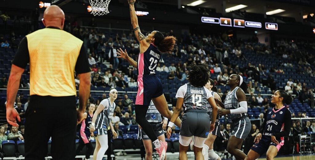 Megan Mullings drives for a lay-up for Sheffield Hatters against Caledonia Gladiators in the 2026 SLB Play-off Final